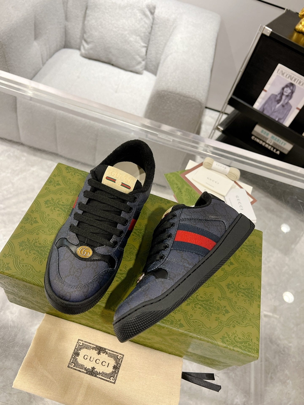 グッチ靴側面デザイン